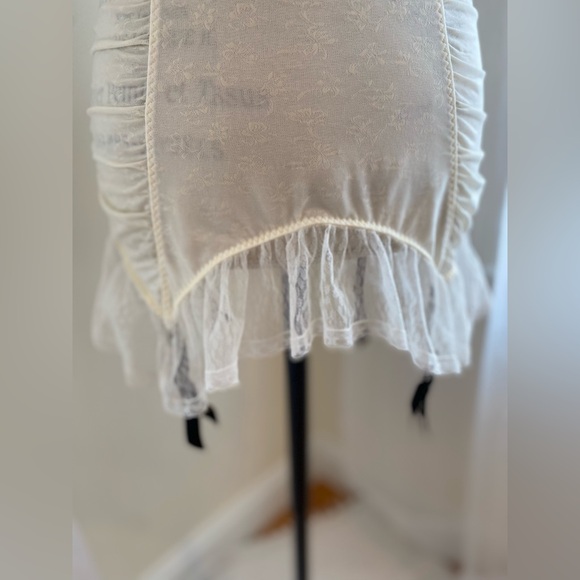 Victoria’s Secret intimates white cotton lace bodice with black details - Picture 8 of 12